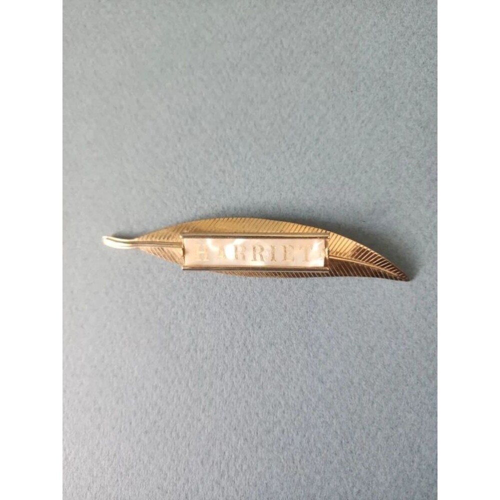 Vintage Brooche mother of pearl. Harriet , leaf